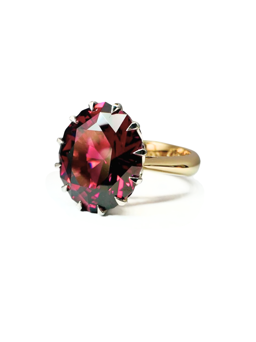 12 Claw Garnet Ring