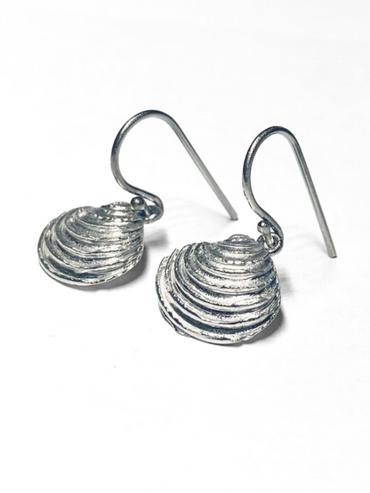 Boucles d'oreilles Coastal Silver Shell Pendantes Larges