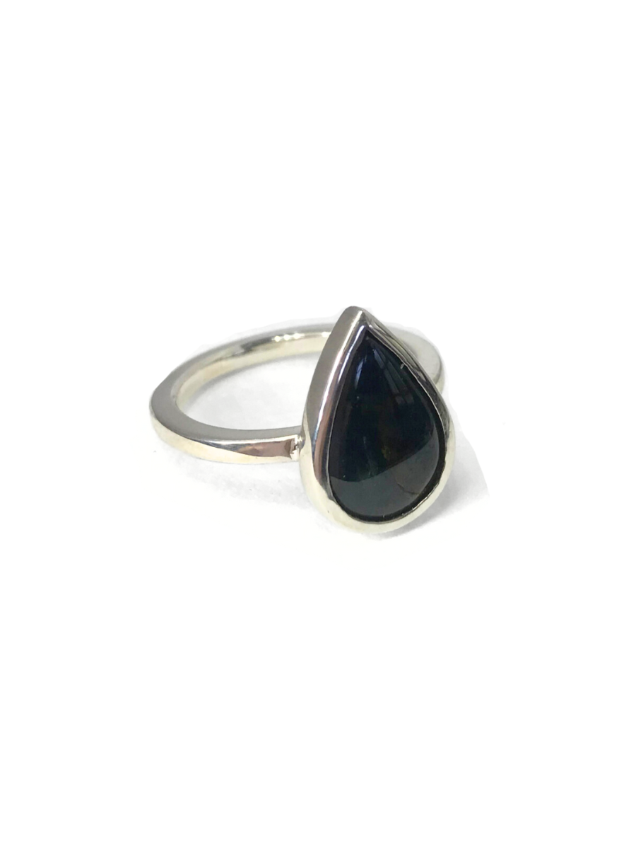 Deep Swirl Sapphire Ring