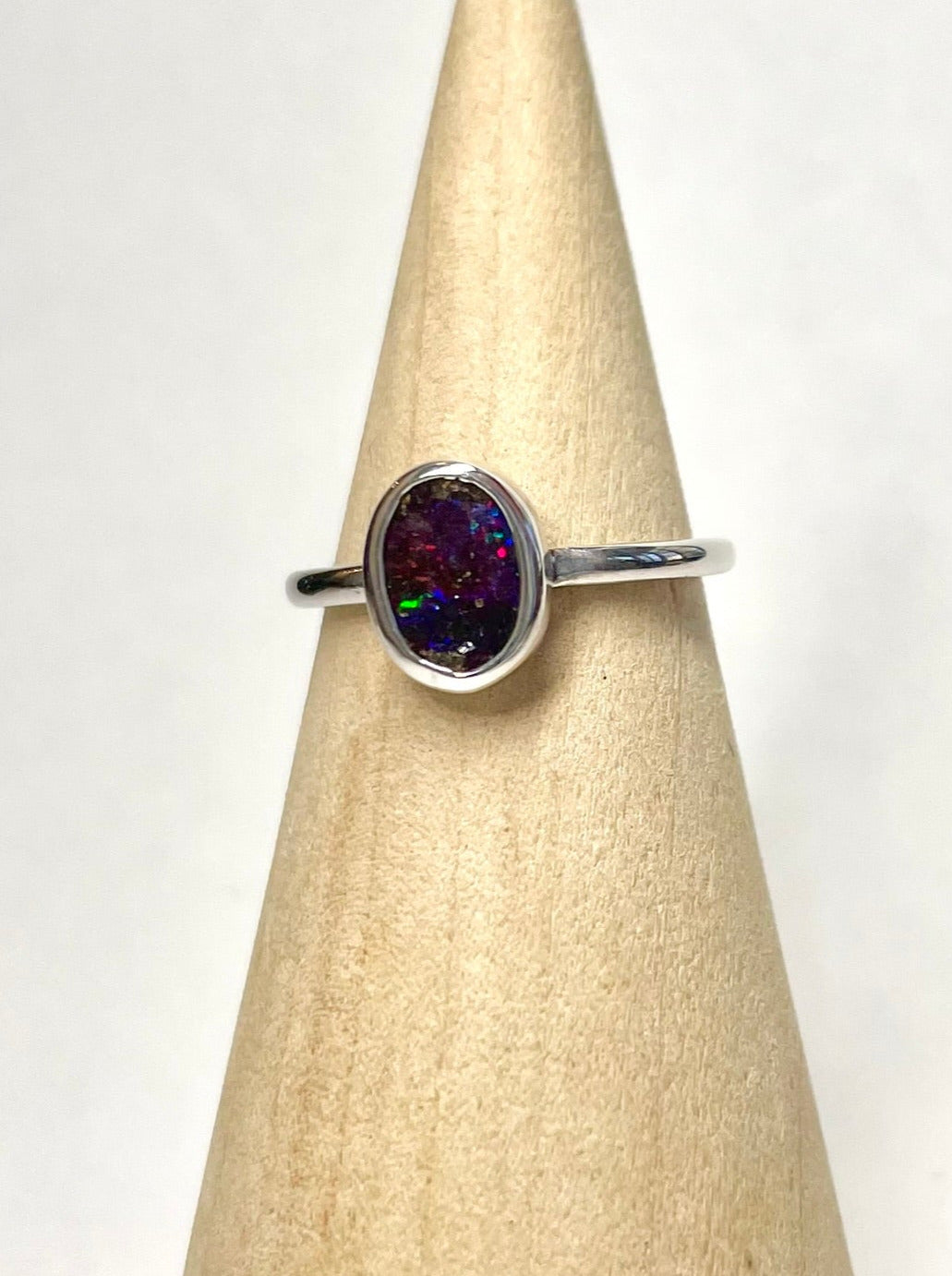 Bague Opale Rouge Poussière de Lune