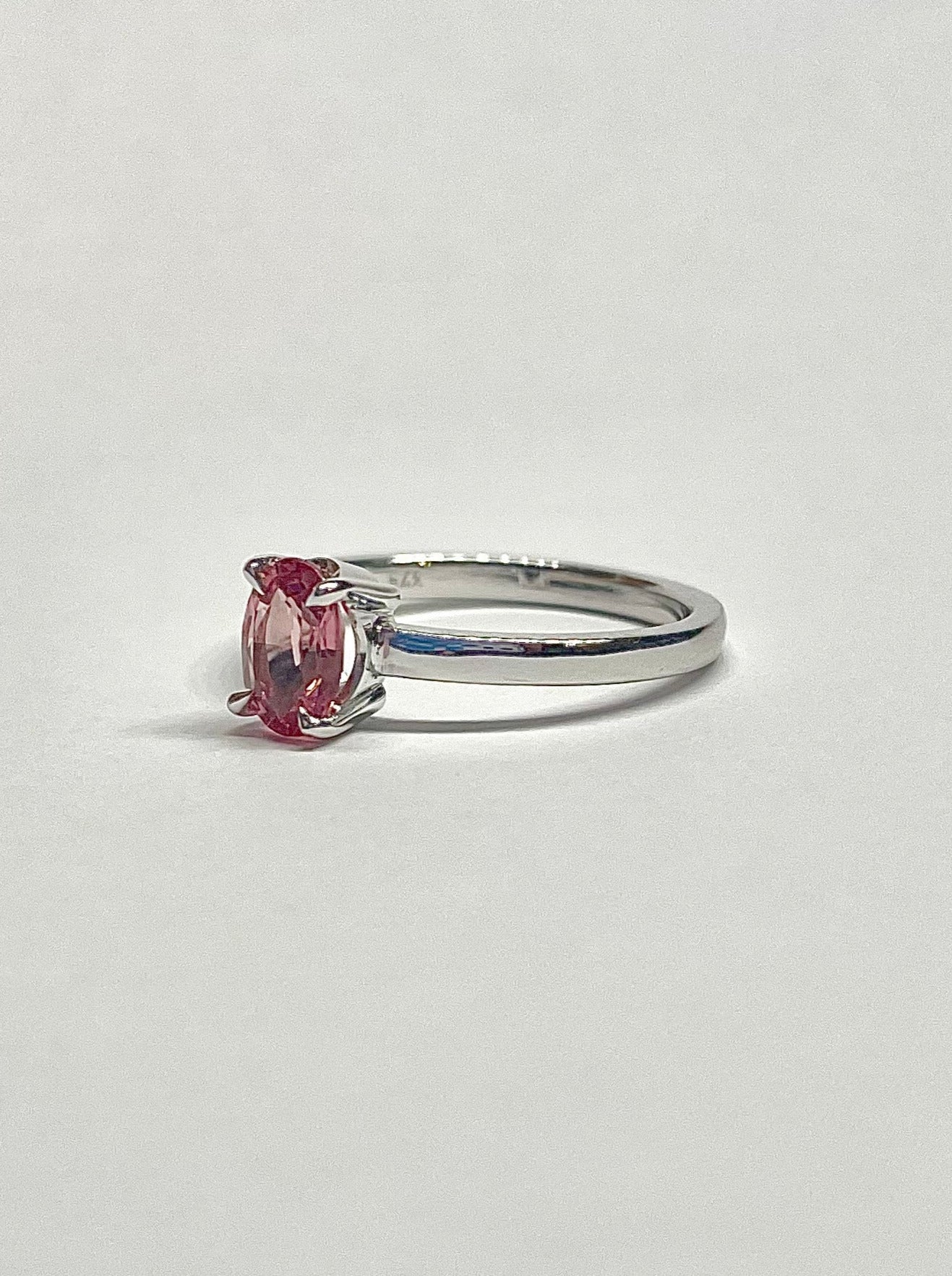 Bague Solitaire Spinelle Rose et Or Blanc 