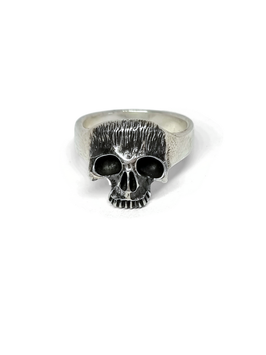 Skull Ring in Silver