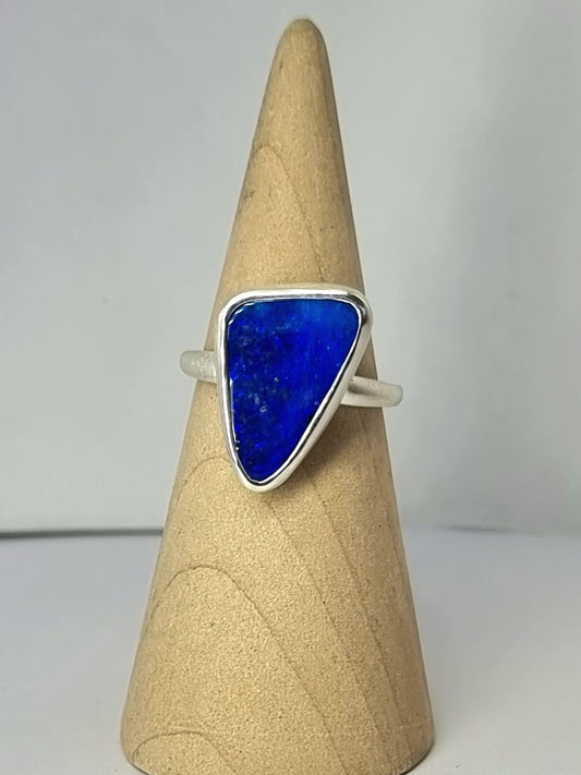 Bague opale bleue riche en argent