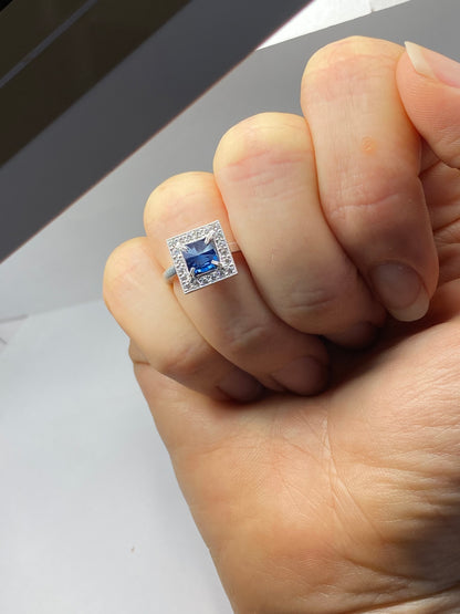 Bague Inversée et Saphir Bleu et Diamant